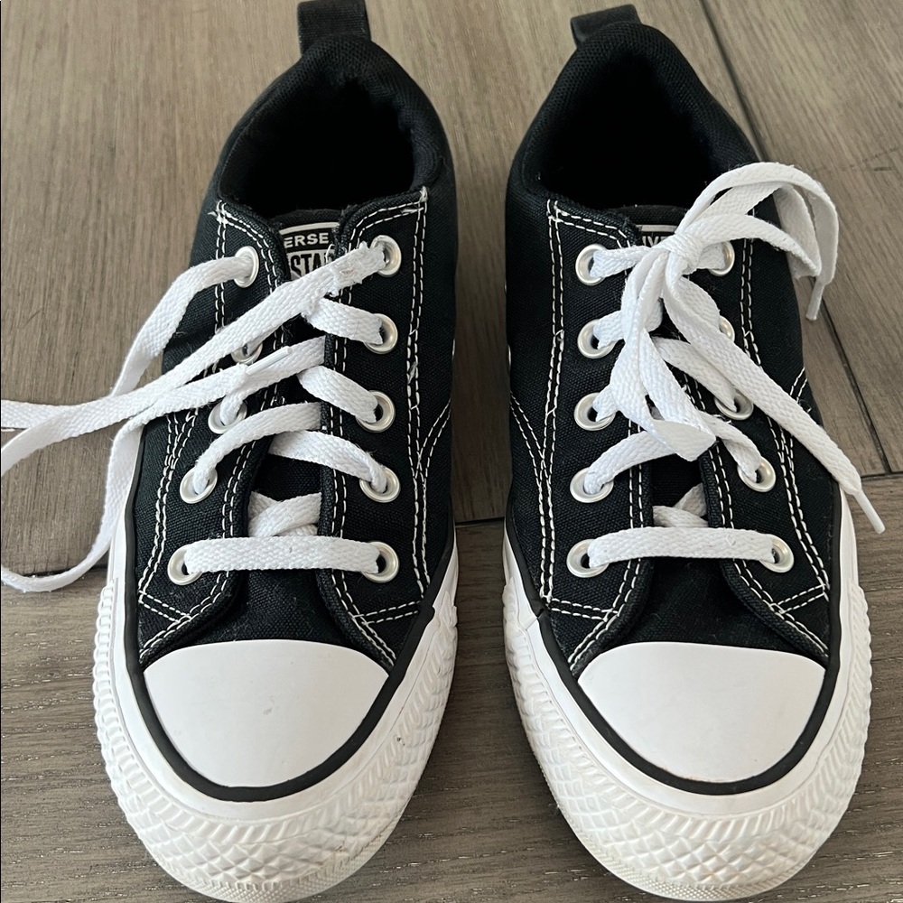 Black Low Top Converse - Youth Size 5 - Picture 7 of 7